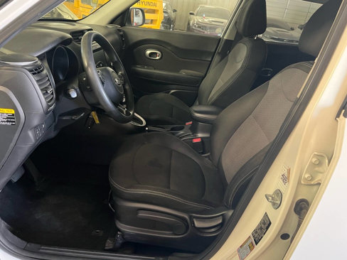 Used 2019 Kia Soul + image 8
