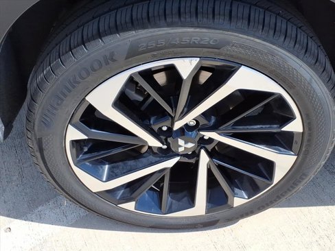 Used 2022 Mitsubishi Outlander SE image 11