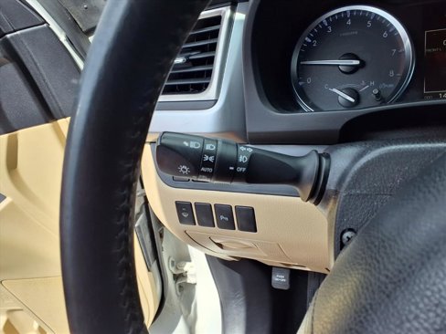 Used 2015 Toyota Highlander Limited image 26