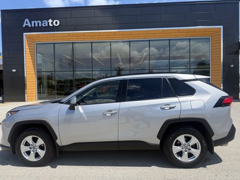 Used 2019 Toyota RAV4 XLE image 9