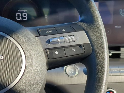 Used 2024 Hyundai Kona SE image 18