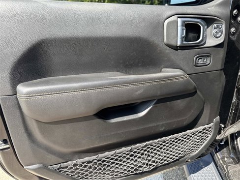 Used 2021 Jeep Gladiator Overland image 17