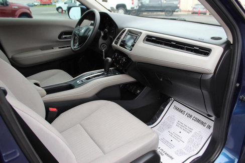 Used 2017 Honda HR-V LX image 10