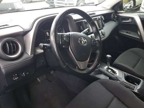 Used 2018 Toyota RAV4 XLE image 10