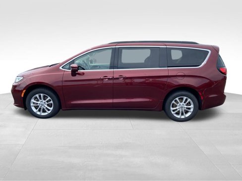 Used 2021 Chrysler Pacifica Touring image 4