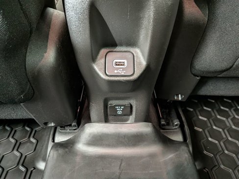 Used 2021 Jeep Renegade Latitude w/ Convenience Group image 26