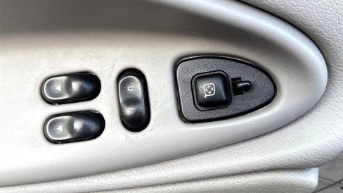 Used 1998 Ford Mustang Coupe image 32