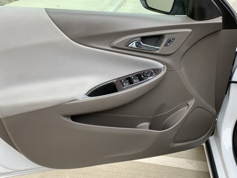 Used 2022 Chevrolet Malibu LT image 12