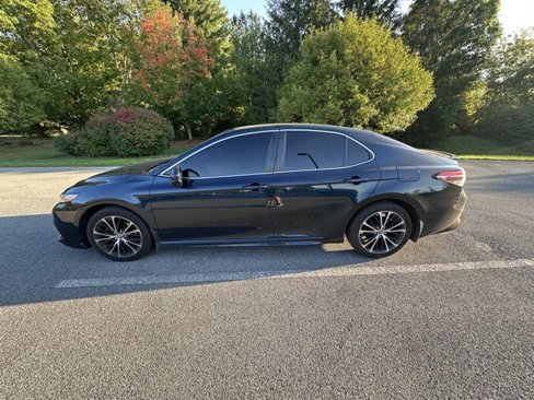 Used 2018 Toyota Camry SE image 6