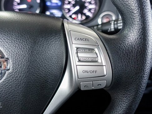 Used 2016 Nissan Rogue SV w/ SV Premium Package image 9