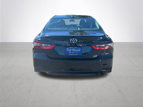 Used 2022 Toyota Camry LE image 8