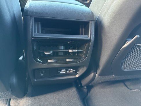 New 2025 Jeep Grand Cherokee Laredo X w/ Luxury Tech Group I image 17