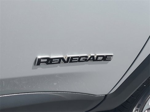 Used 2018 Jeep Renegade Latitude image 9