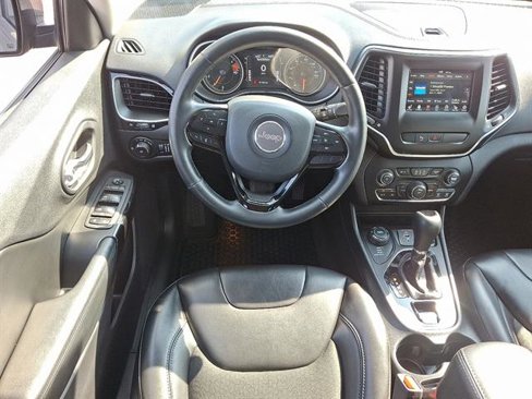 Used 2020 Jeep Cherokee Latitude Plus image 11