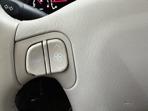Used 1998 Cadillac Seville STS w/ Heated Seats Pkg image 26