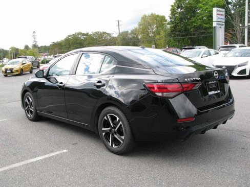 Used 2024 Nissan Sentra SV image 7