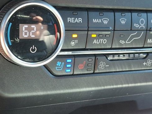 Certified 2018 Ford Expedition Max XLT w/ Equipment Group 202A image 24