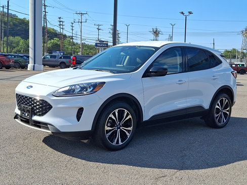 Certified 2022 Ford Escape SE w/ SE Sport Appearance Package image 3