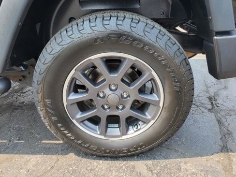 Used 2013 Jeep Wrangler Unlimited Sport image 22