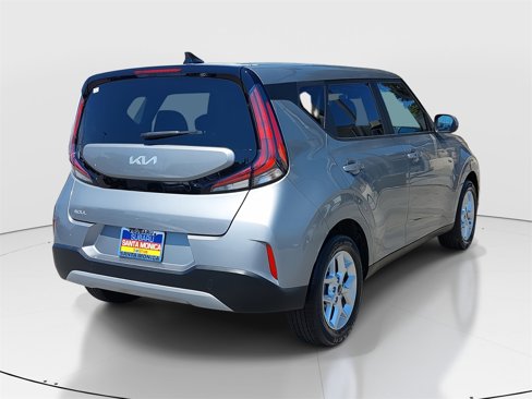 Used 2023 Kia Soul S image 7