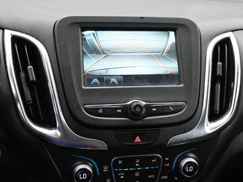 Used 2018 Chevrolet Equinox LT image 16