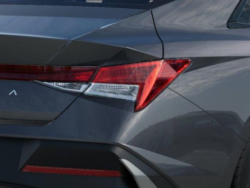 New 2025 Hyundai Elantra SE image 10