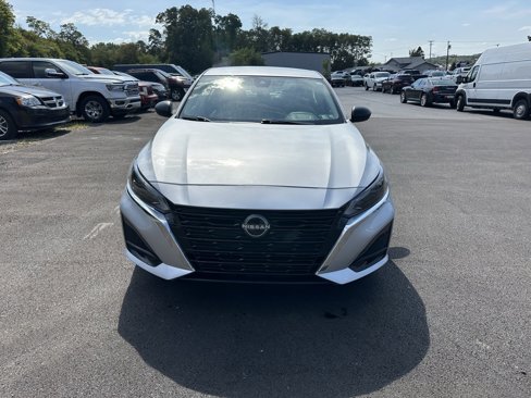 Used 2024 Nissan Altima 2.5 SV image 2