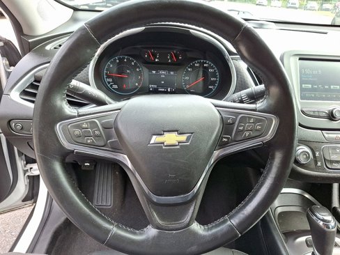 Used 2016 Chevrolet Malibu LT image 14