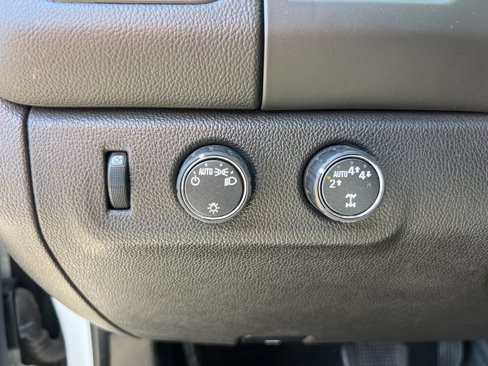 Used 2018 Chevrolet Colorado LT w/ Safety Package image 11