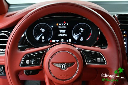 Used 2022 Bentley Bentayga image 27