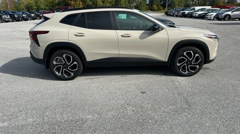 New 2026 Chevrolet Trax RS image 2