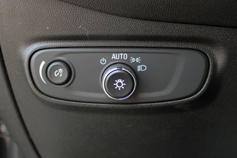 Used 2018 Chevrolet Equinox LT image 15