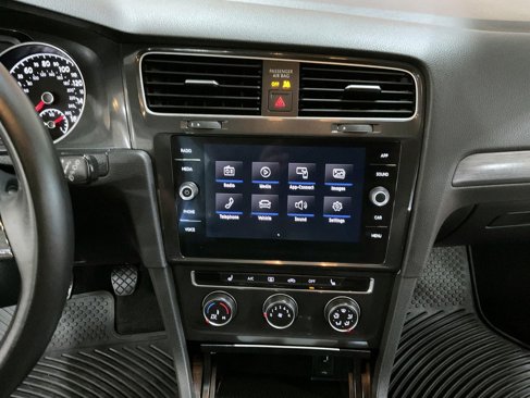 Used 2019 Volkswagen Golf SE w/ Driver Assistance Package image 13