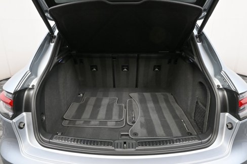 Certified 2025 Porsche Macan image 29