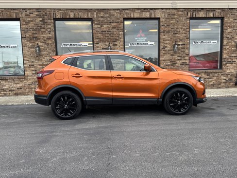 Used 2022 Nissan Rogue Sport SV w/ Technology Package image 6