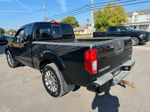Used 2012 Nissan Frontier SV w/ Sport Appearance Pkg image 9