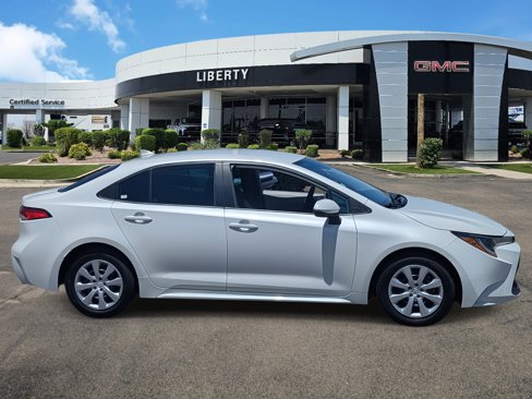 Used 2021 Toyota Corolla LE w/ Carpet Mat Package (TMS) image 2