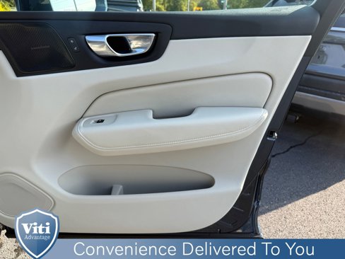 Certified 2023 Volvo XC60 B5 Plus image 29