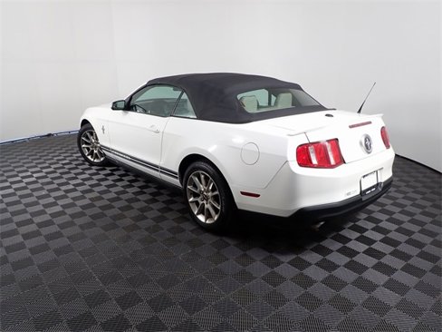 Used 2011 Ford Mustang Premium w/ 202A Rapid Spec Order Code image 9