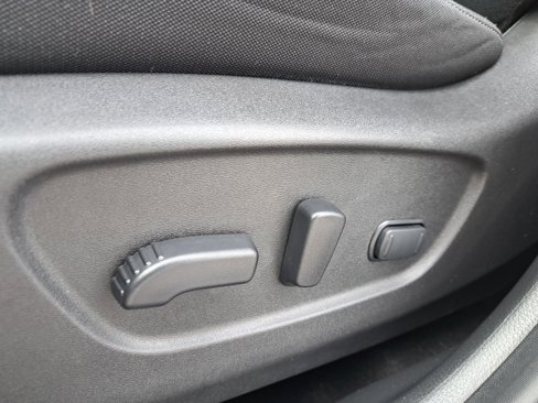 Used 2020 Nissan Rogue SV w/ Sun & Sound Touring Package image 16