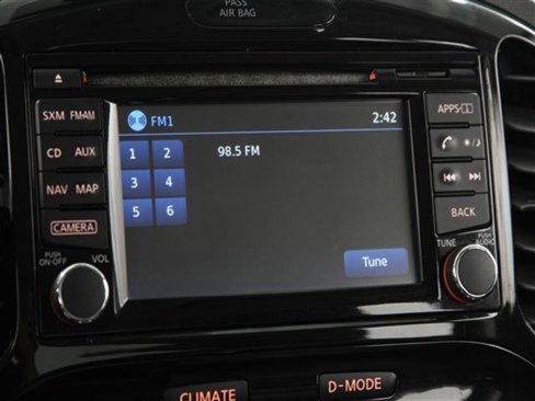 Used 2015 Nissan Juke SL image 11