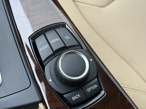 Used 2014 BMW 320i Sedan image 24