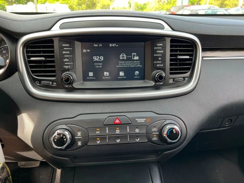 Used 2019 Kia Sorento L image 16