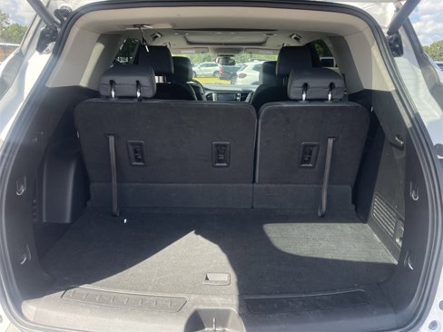 Used 2020 Buick Enclave Essence image 28