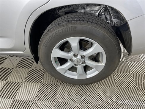 Used 2014 Toyota RAV4 EV image 21