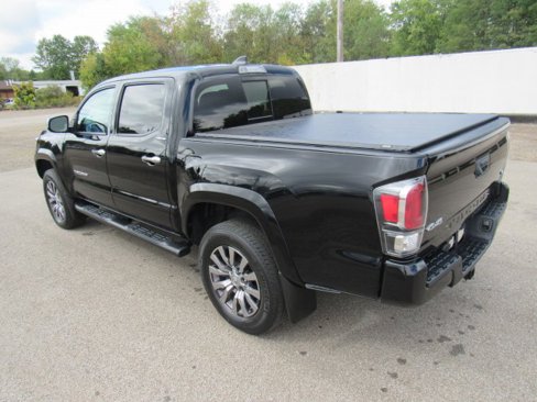 Used 2023 Toyota Tacoma Limited image 3