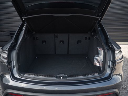 Certified 2025 Porsche Macan image 20
