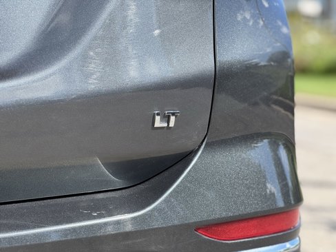Used 2018 Chevrolet Equinox LT image 36