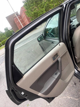 Used 2010 Ford Focus SES image 8