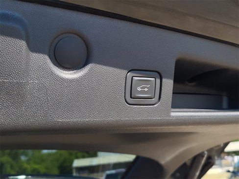 Used 2023 Chevrolet Equinox LT image 11